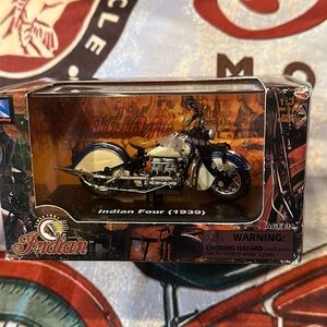 New-Ray 1:32 Scale Diecast Motorcycle Model 1939 Indian Four